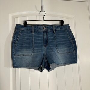 NWT‎ Torrid | High Rise Jean Shorts Raw Hem | Women's 16